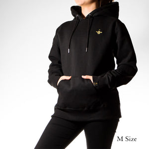 蜂ロゴ刺繍パーカー(ブラック) - EIGHT CROWNS